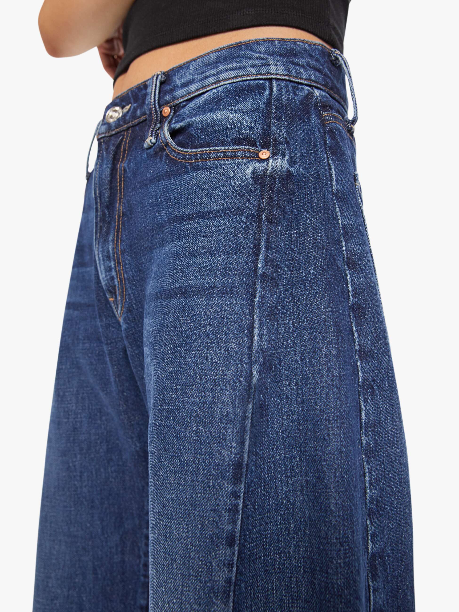 Women PETITES The Lil Mid Rise Full Pipe Flood Fray | Mother Denim Unplugged