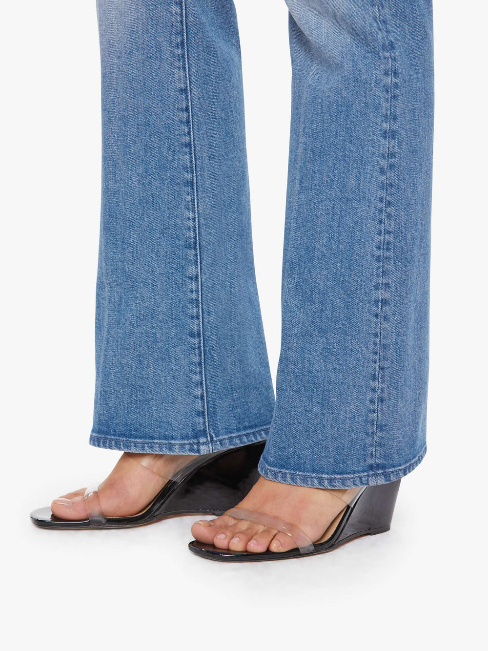 Women PETITES The Lil Outsider Skimp | Mother Denim Blue (Medium)