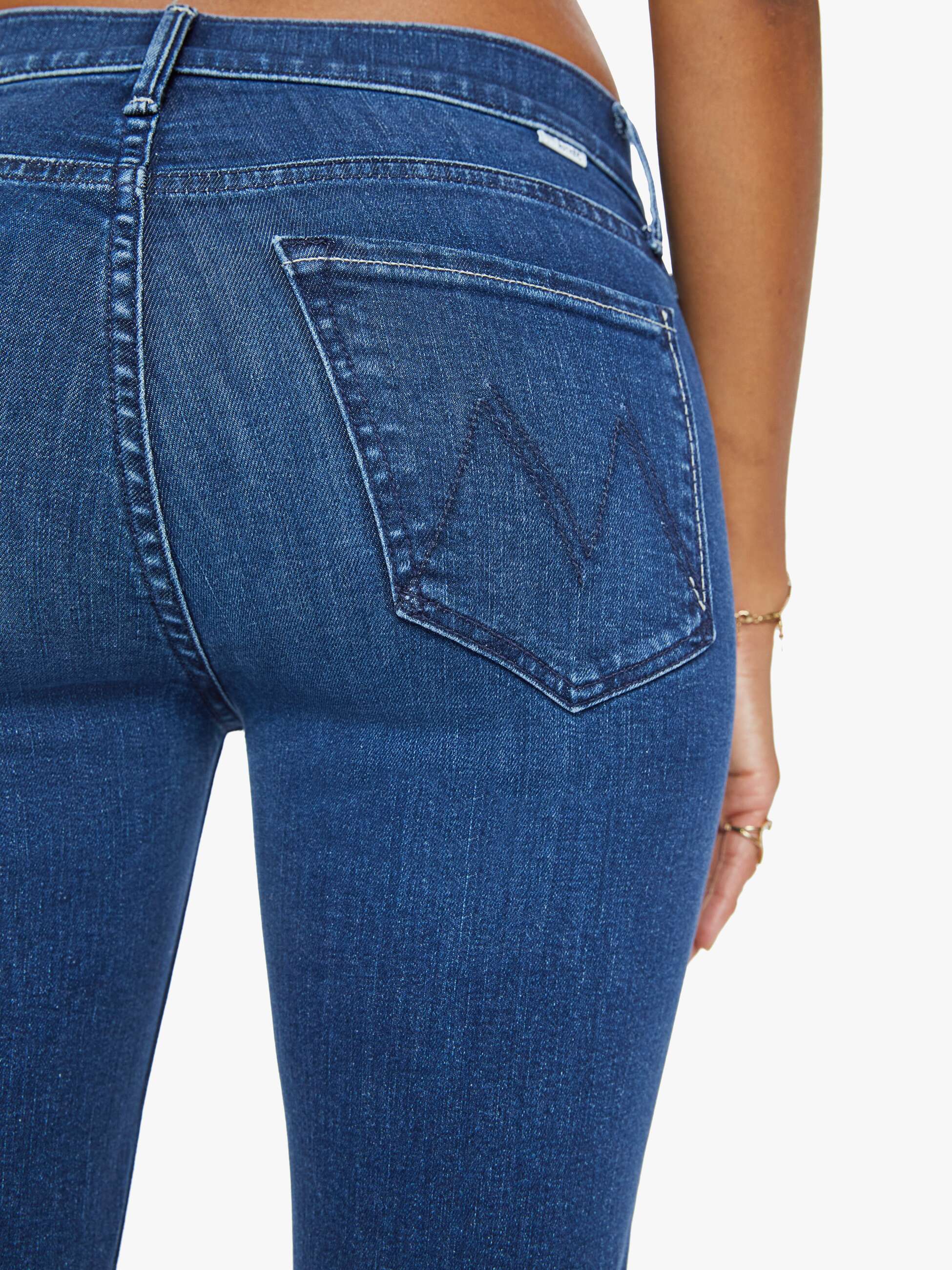 Women The Mid Rise Dazzler Ankle Fray | Mother Denim Blue (Navy)