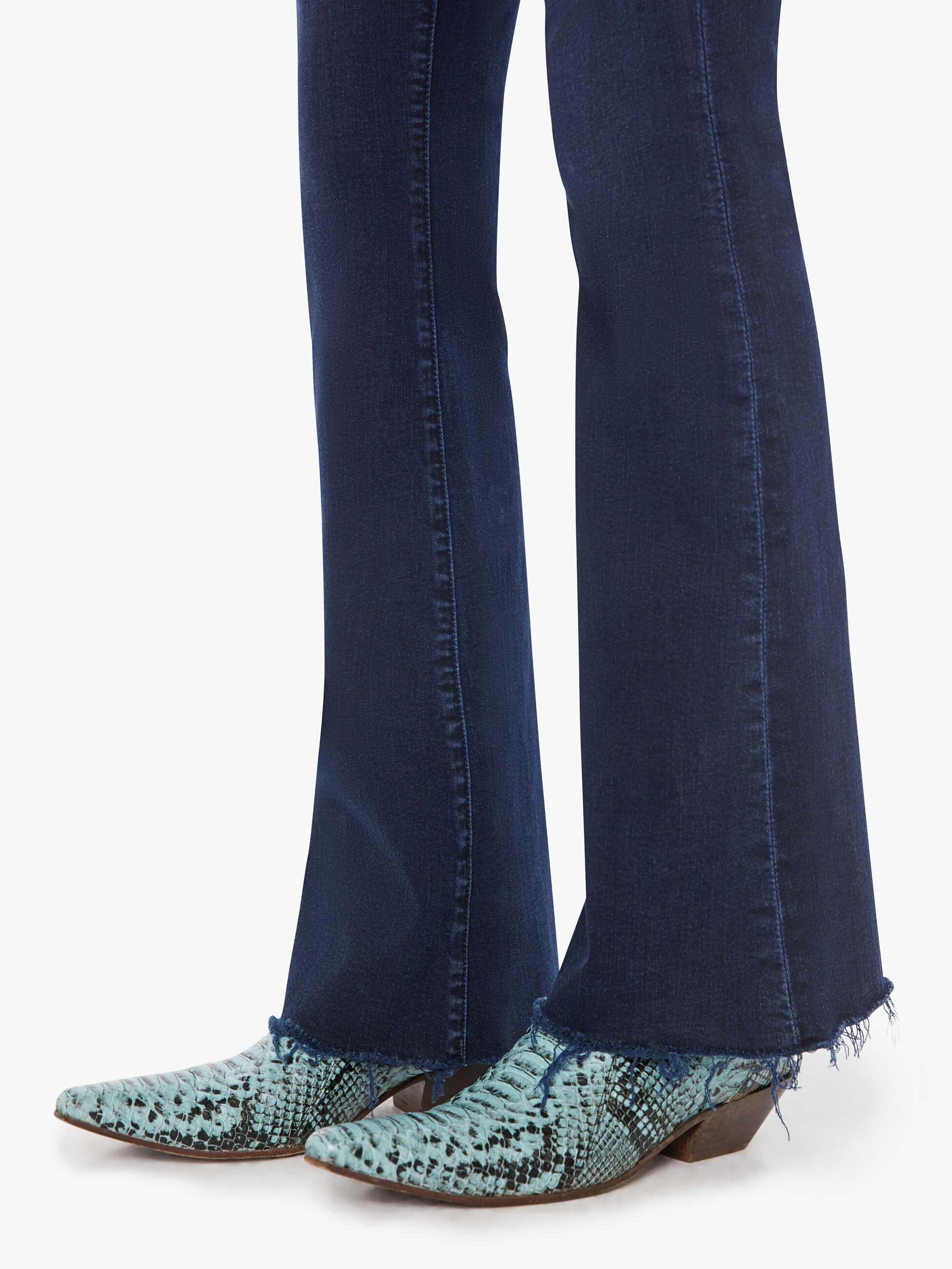 Women The Weekender Fray | Mother Denim Blue (Medium)
