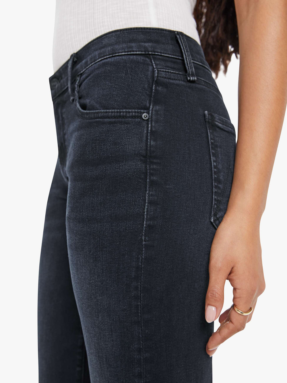 Women PETITES The Lil Mid Rise Zip Rambler | Mother Denim Black