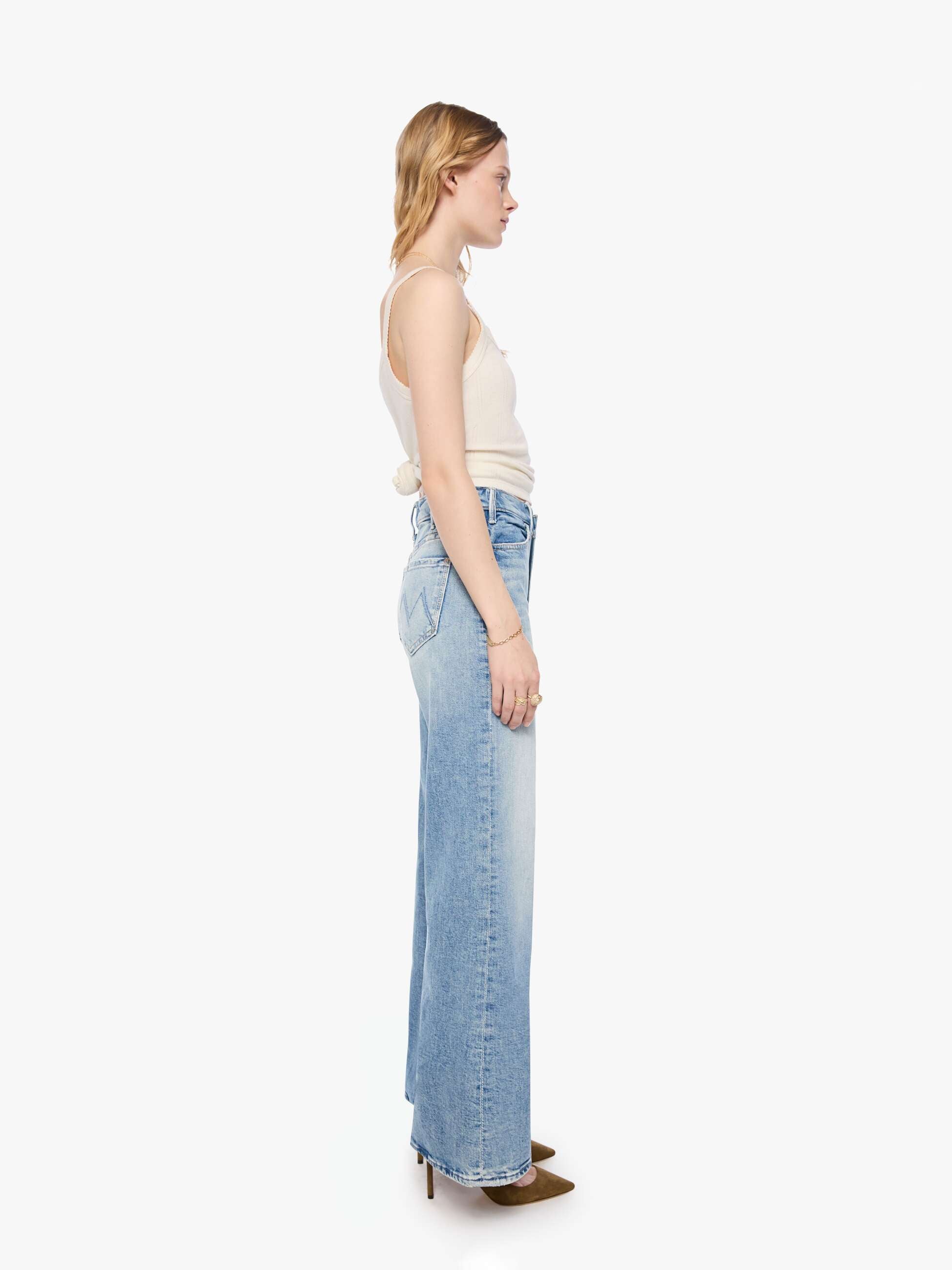 Women PETITES The Lil Hustler Roller Sneak | Mother Denim Blue (Medium)