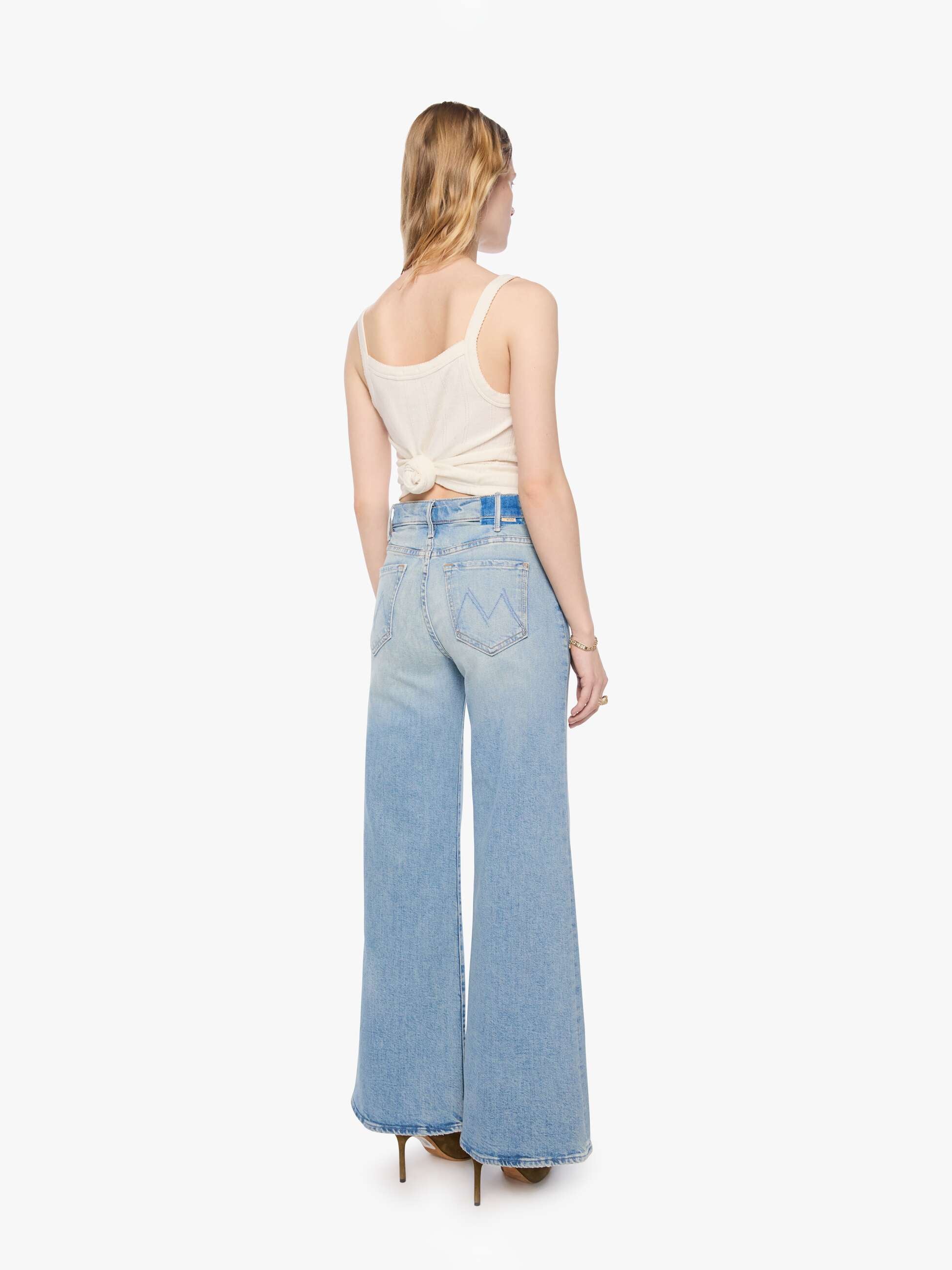 Women PETITES The Lil Hustler Roller Sneak | Mother Denim Blue (Medium)
