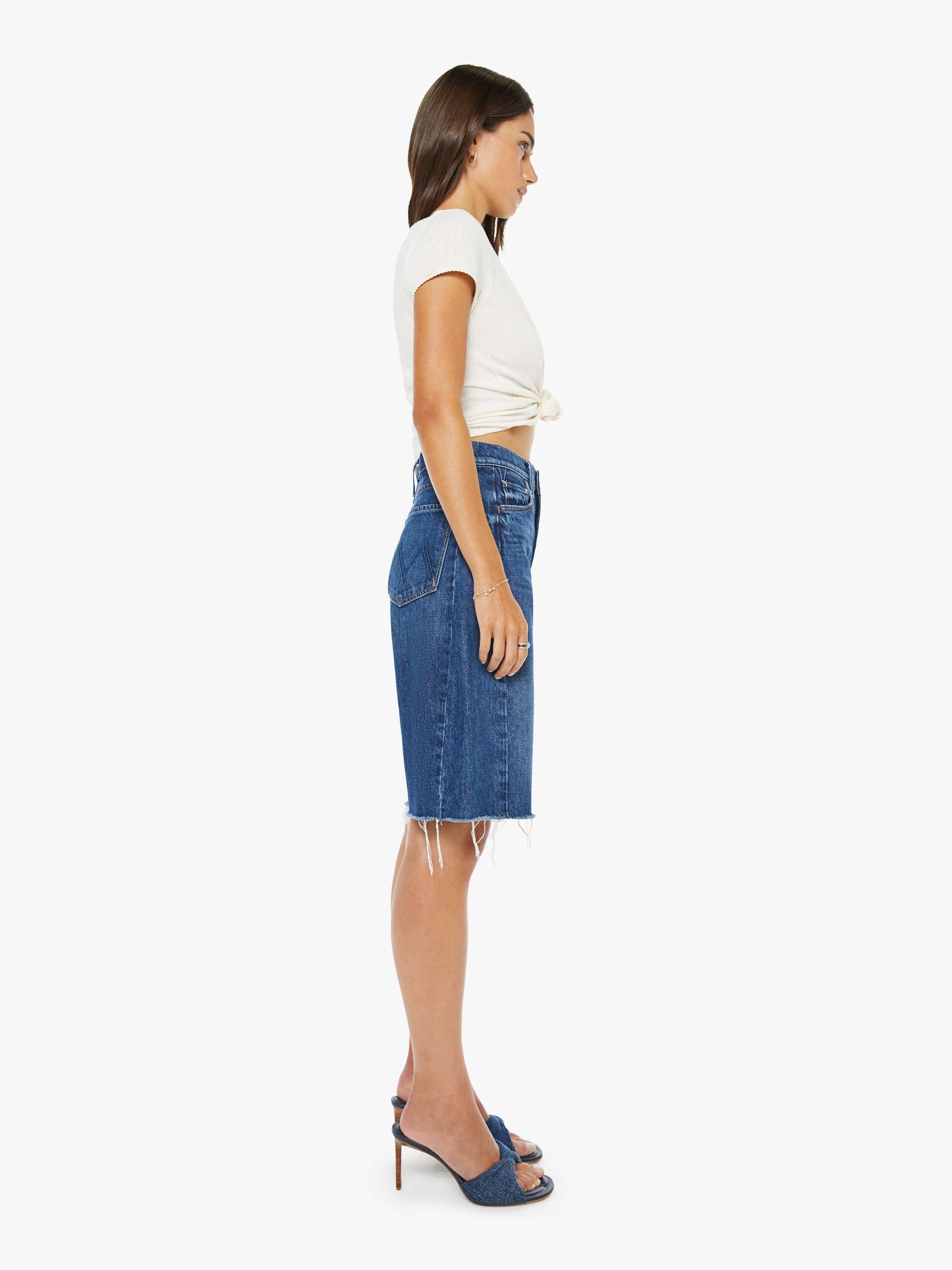Women The Half-Pipe Bermuda Fray | Mother Denim Blue (Dark)