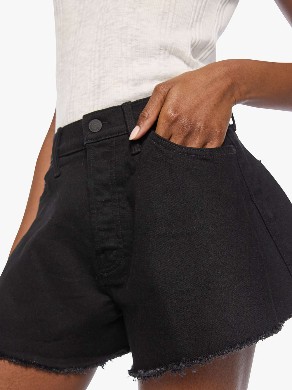 Women The Flutter Short Fray | Mother Denim Black